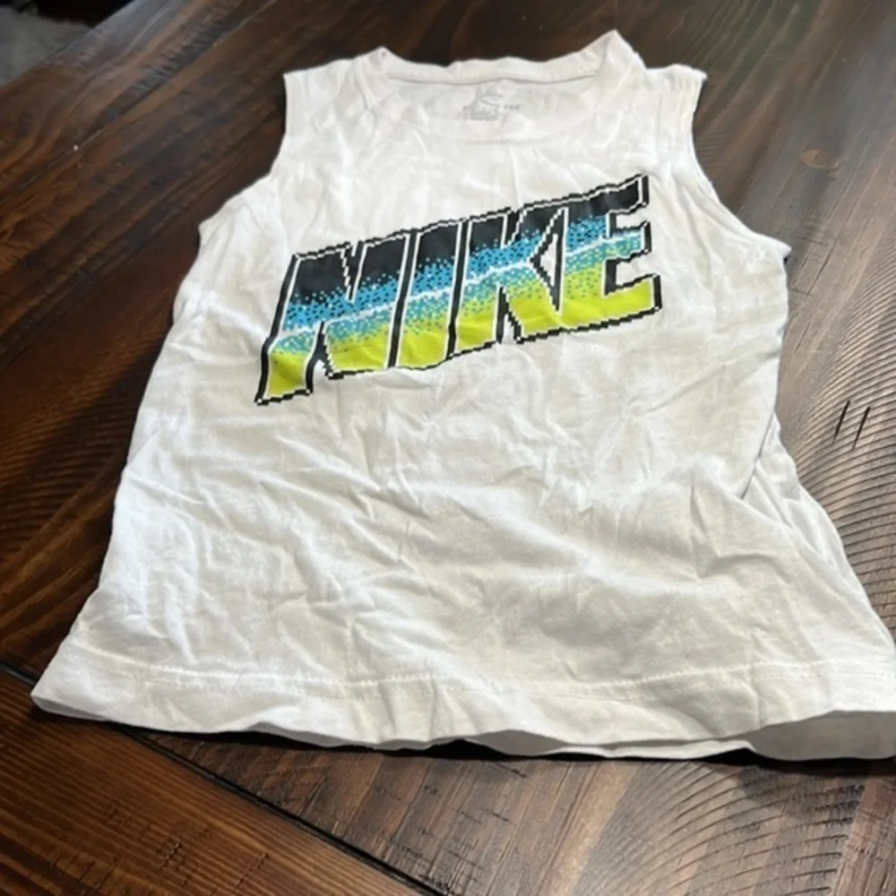 Nike‎